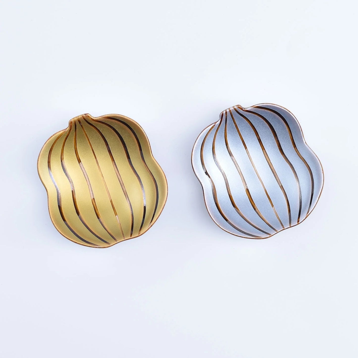 銀彩飴釉瓢形 小付